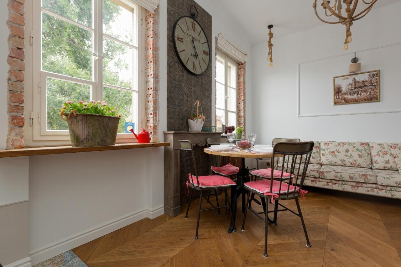 Apartment On The Warsaw Square By Noclegi Renters المظهر الخارجي الصورة